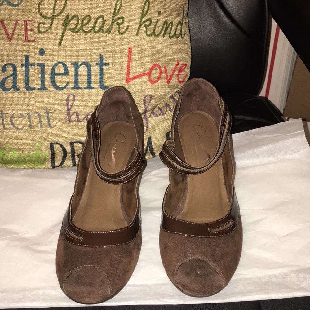 🔥Sale🔥Pretty suede Mary Jane shoes NWOT